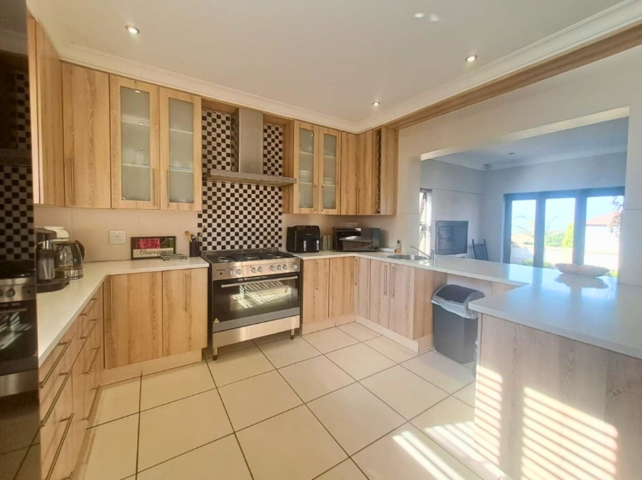 4 Bedroom Property for Sale in Boschdal North West